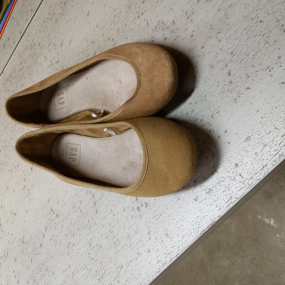 Gap taupe suede flats